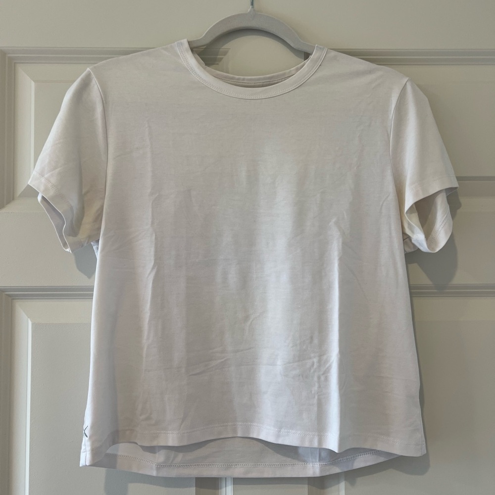 Cuts Waist-length Basic Top